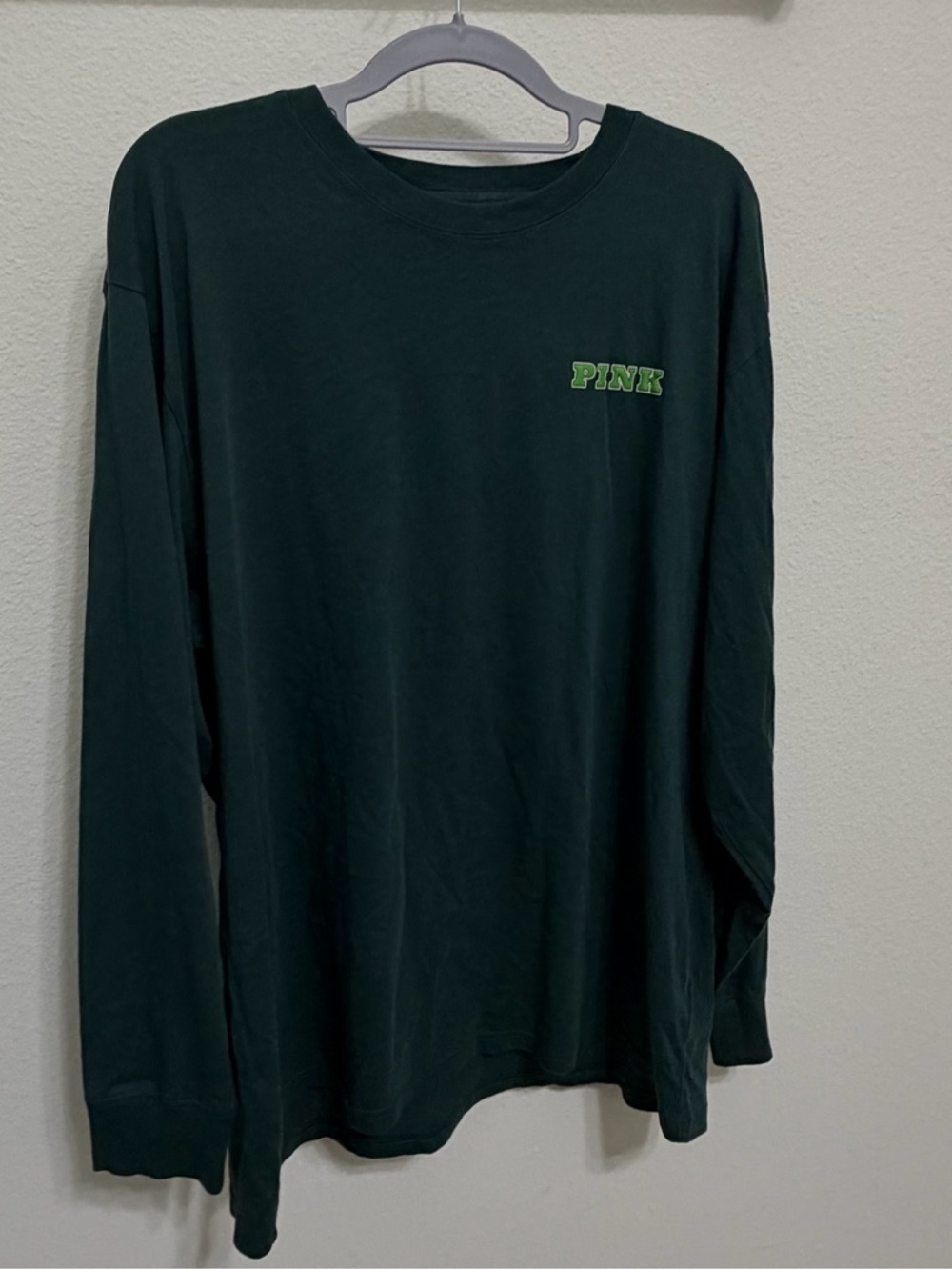 PINK Victoria's Secret Forest Green Long-Sleeve Crest Graphic Tee - Picture 8 of 10